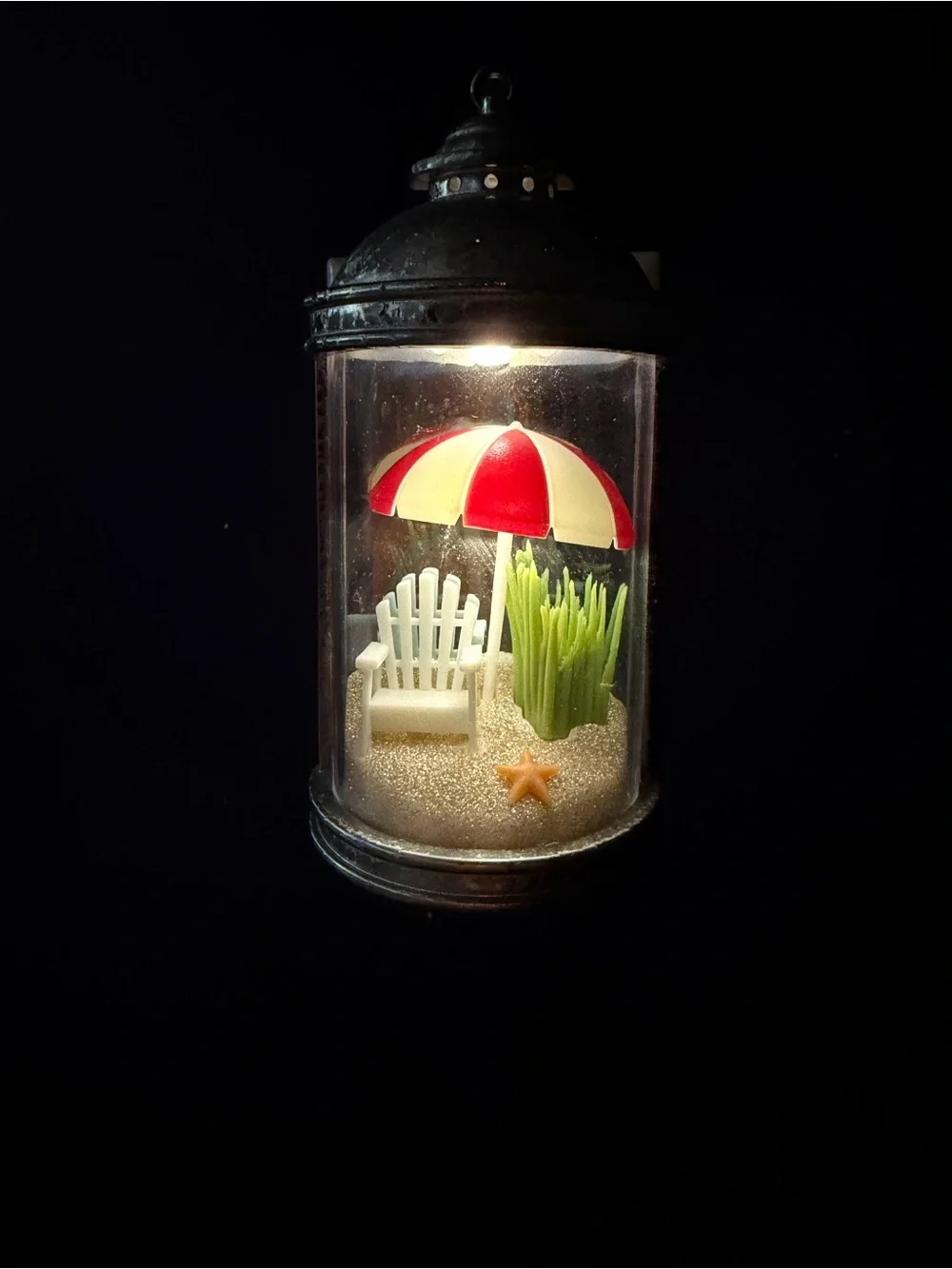 Bath & Body Works Mini Beach Lantern with Red and White Umbrella